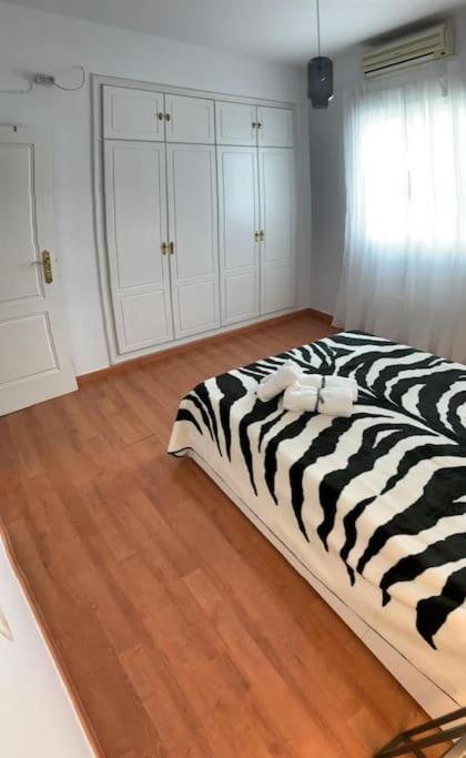 Apartamento Luminoso En Espartinas Totalmente Climatizado エクステリア 写真